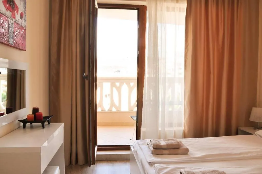 Апартамент - South Bay Varna