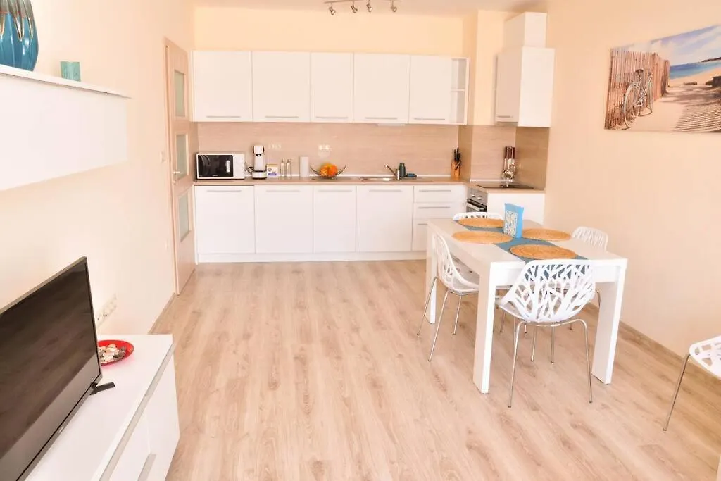 Апартамент - South Bay Varna Apartment